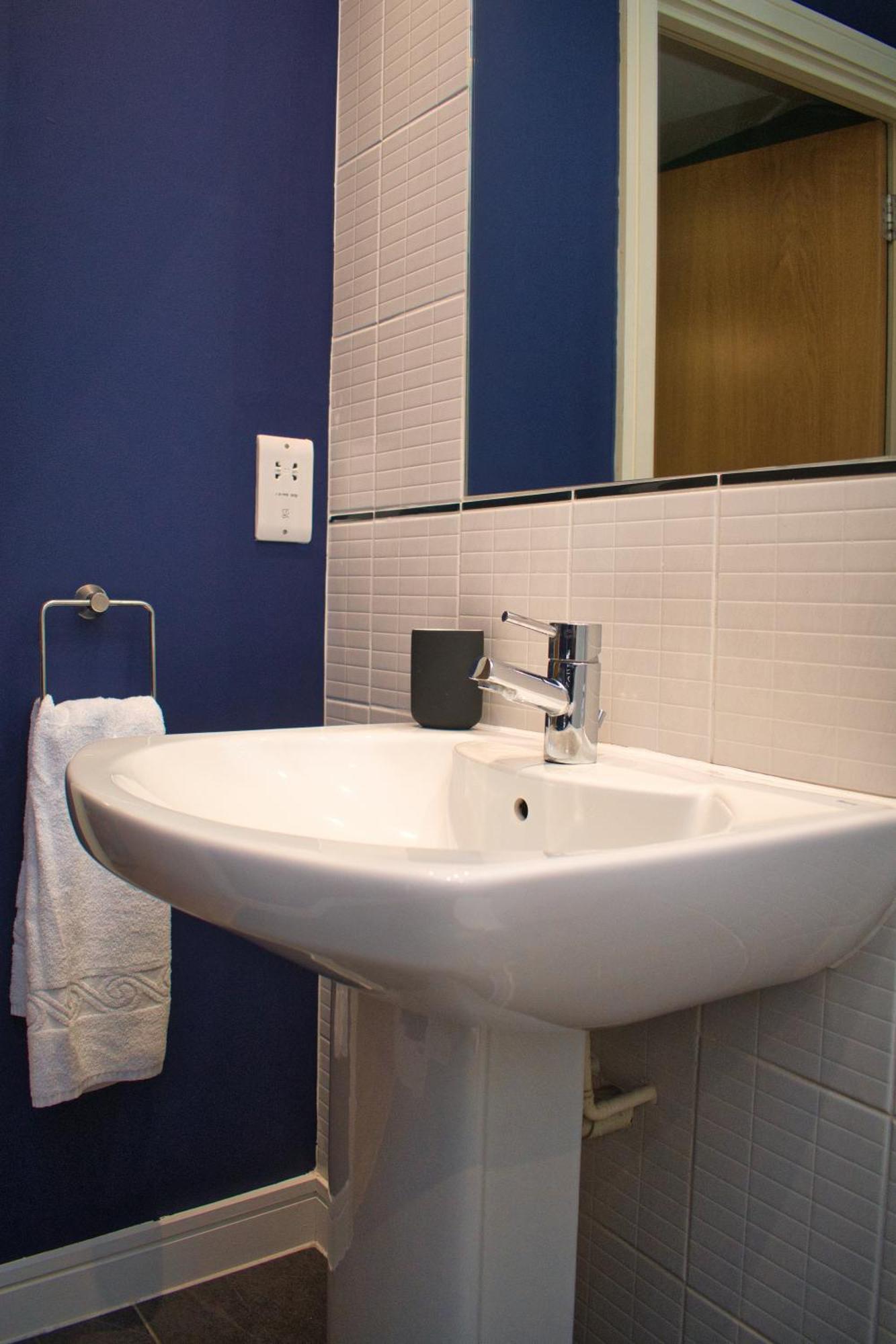 Spacious City Centre Apt - Free Parking - Ao Arena Манчестер Экстерьер фото
